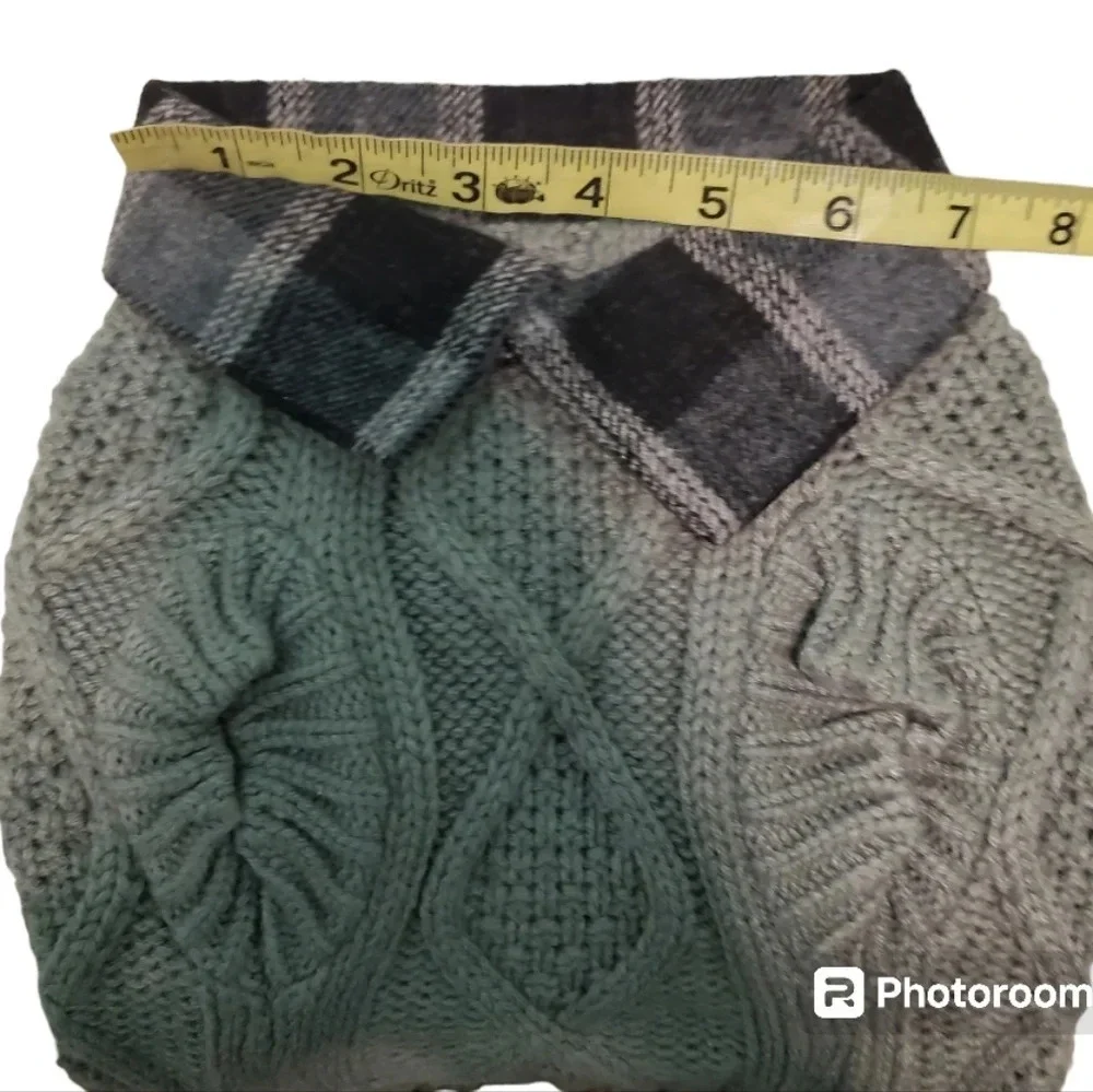 NWOT Scenereal Small Dog Plaid Cable Knitted Winter Sweater S-M